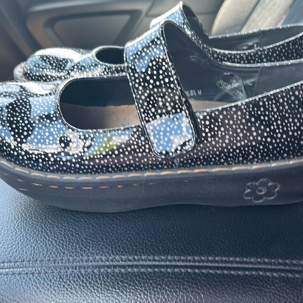 SAVVY black and white Slip Resistant Mary Jane Flats